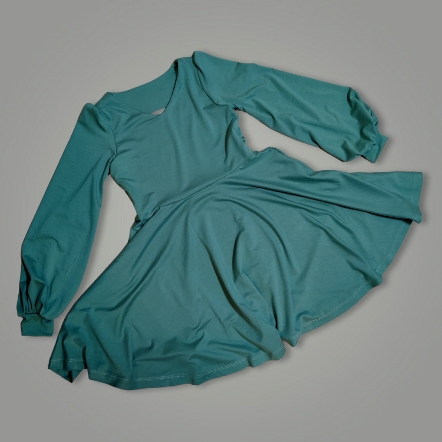 Kjole av Tencel Lyocell Jersey med helsirkelskjørt (flere fargevalg)