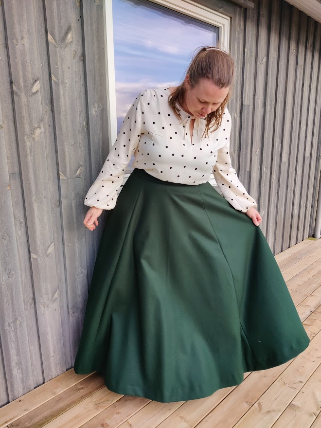 Lilje Festskjørt