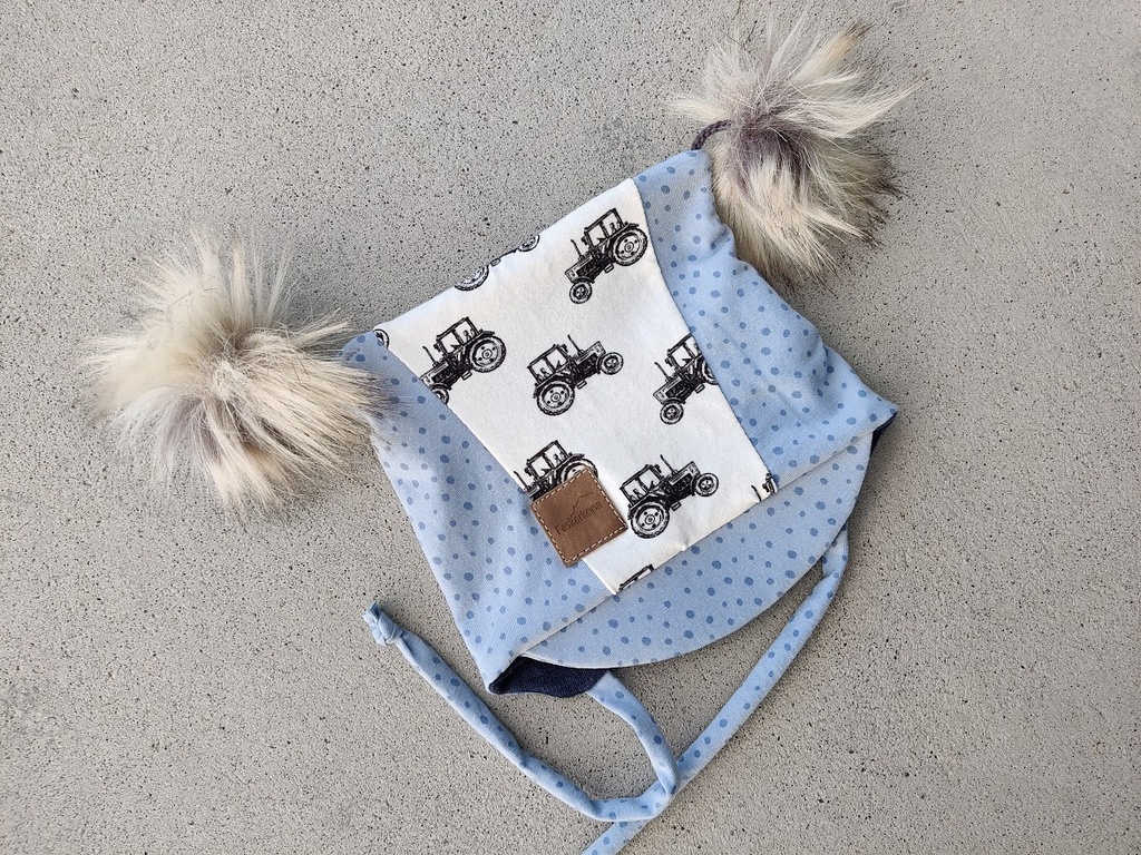 Knytelue med ullfôr - Traktor Blå 