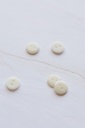 Corozoknapp 2-hulls 11mm - Creamy Hvite