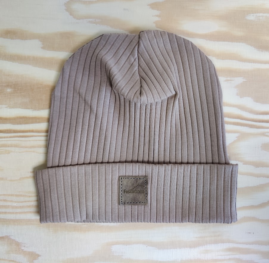 Lue med brett - Lys Brun