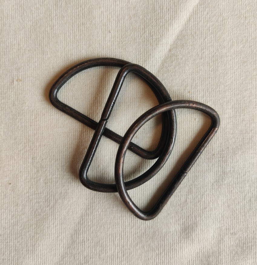 [1025] D-ring - Antikk Metall