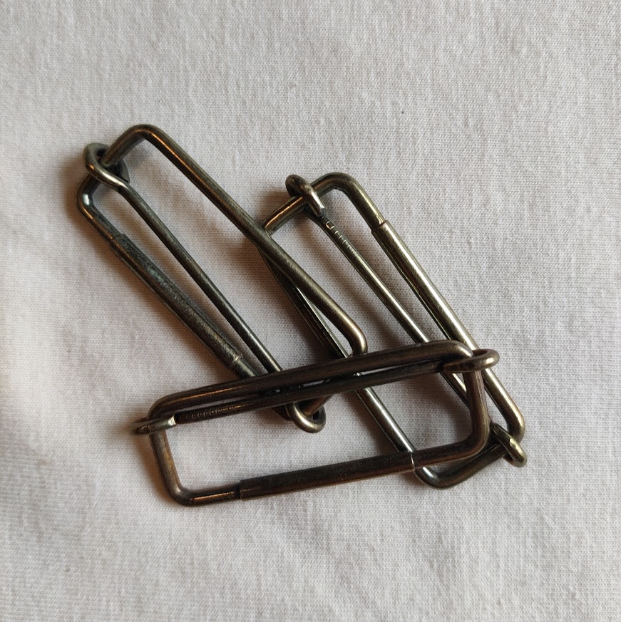 [1053] Regulerings-spenne - Messingfarget metall 40mm 