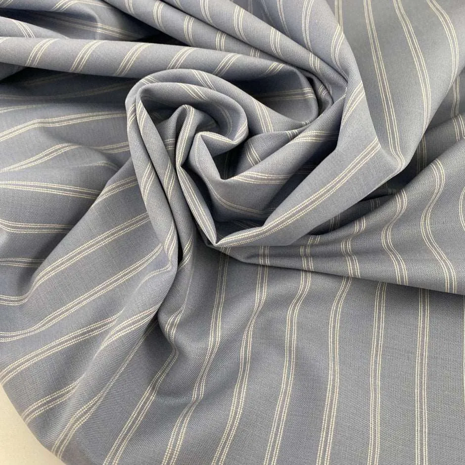 Lett Ullstoff - Pinstripe Lys Blå