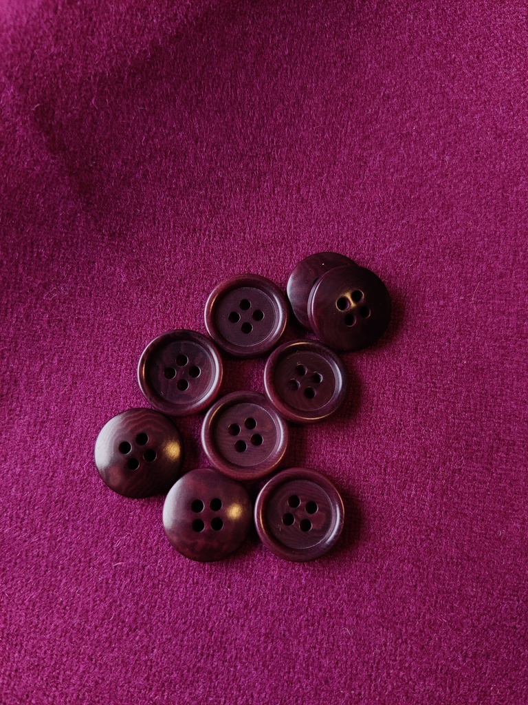 Dish Corozo Knapp 15 mm - Maroon